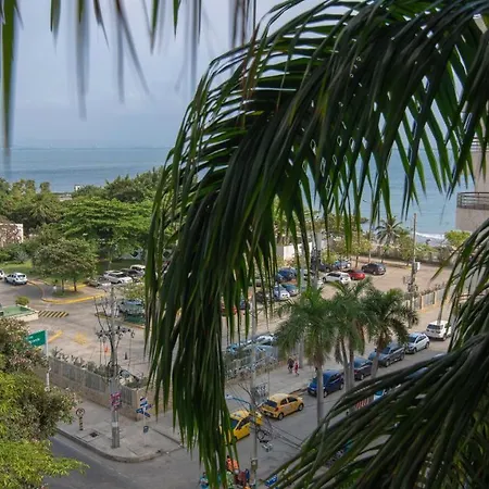 Laid Back Beach View Edificio Conquistador Cartagena